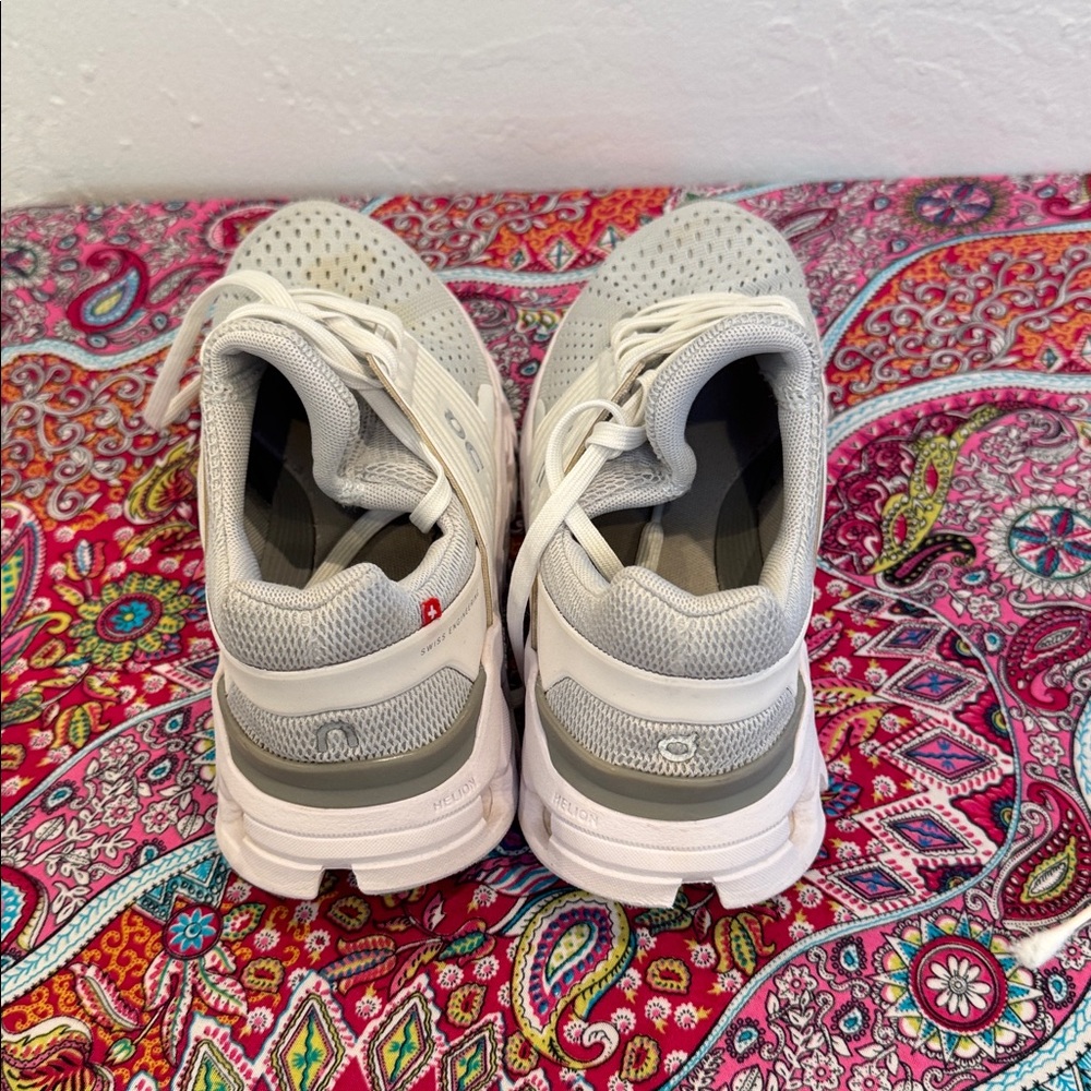 On Cloud on running shoes size 5 oncloud - Picture 2 of 8